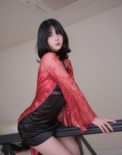在野外被四个男人躁爽视频_BD高清完整版