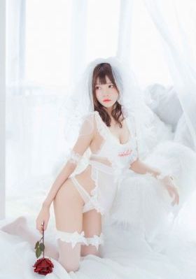 伊人毛片_720免费观看